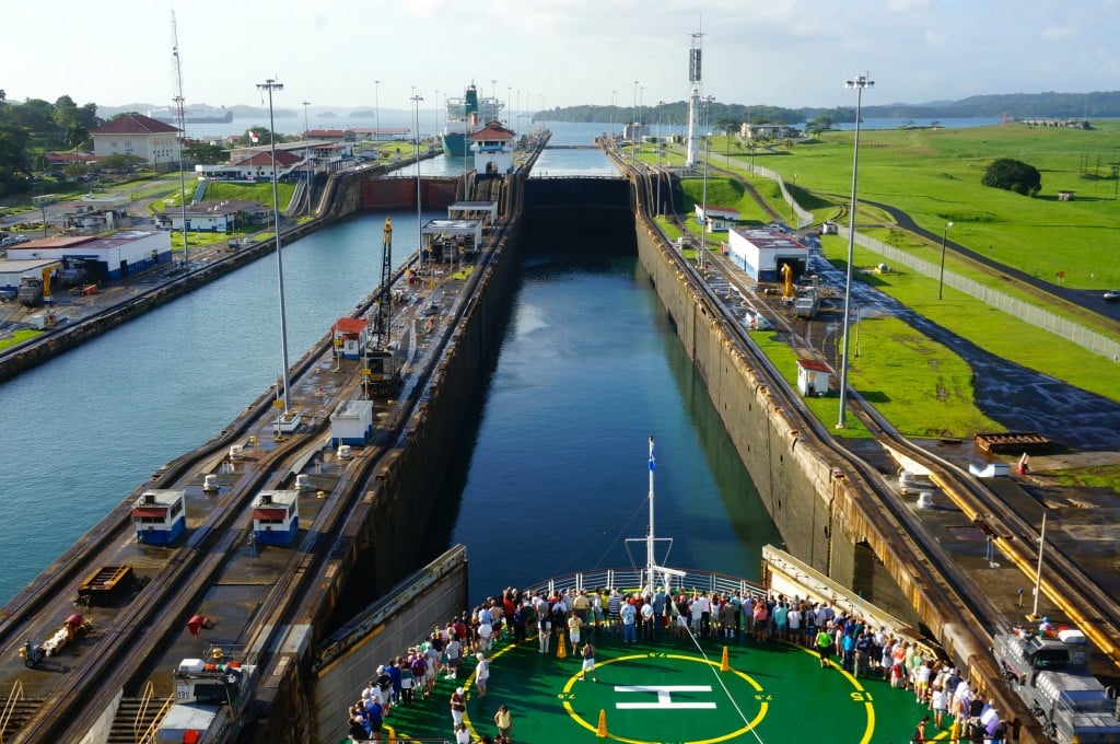 panama canal cruises stopped