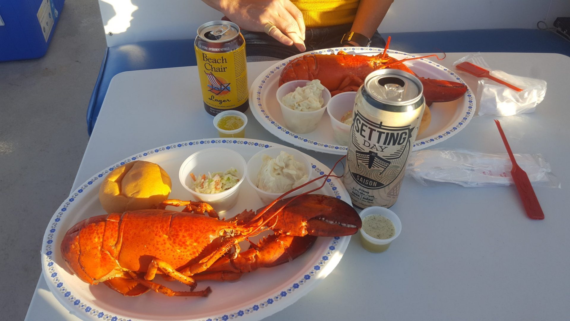 6 Best Experiences to Eat Lobster in Prince Edward Island 🦞