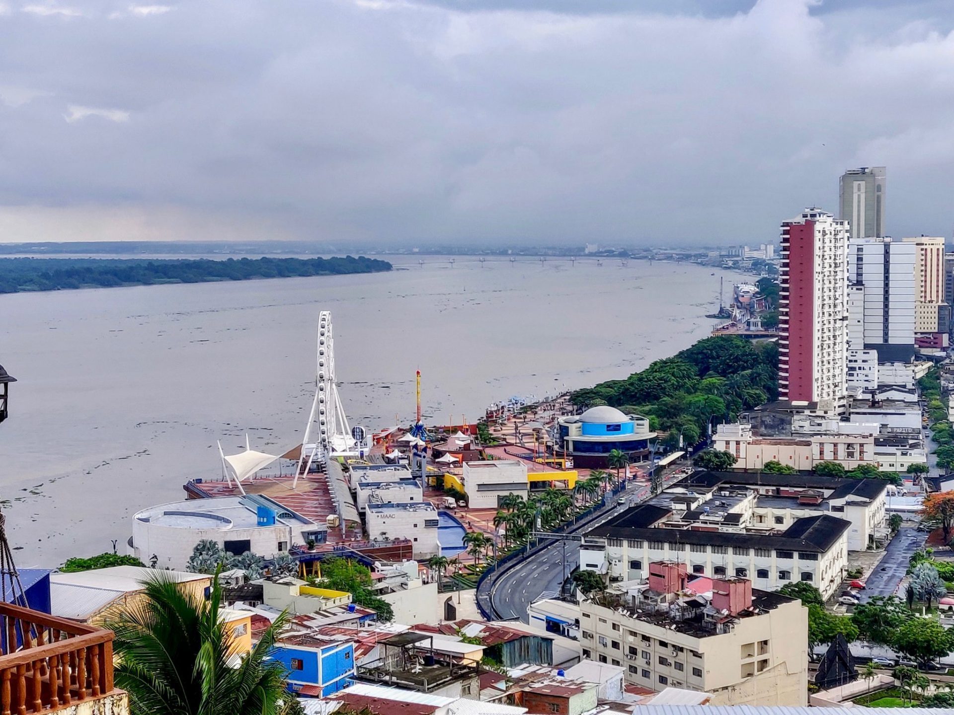 Travel Tips and Guayaquil Safety.